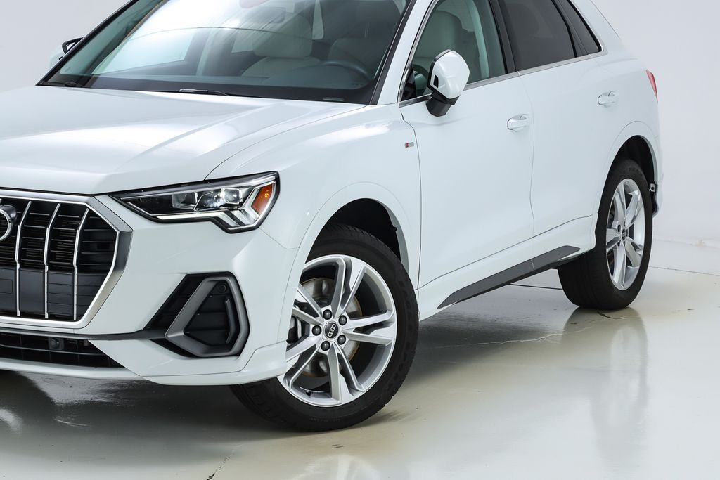 2023 Audi Q3 Premium Plus S line photo 3
