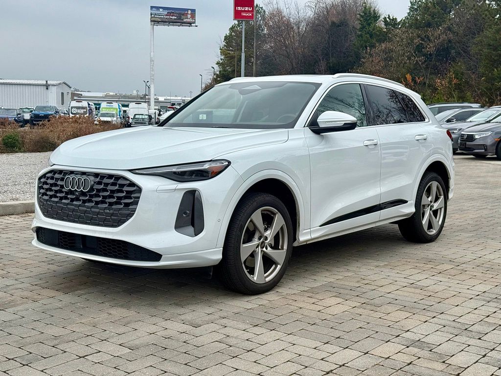 2025 Audi Q5 2.0T Premium Plus photo 2