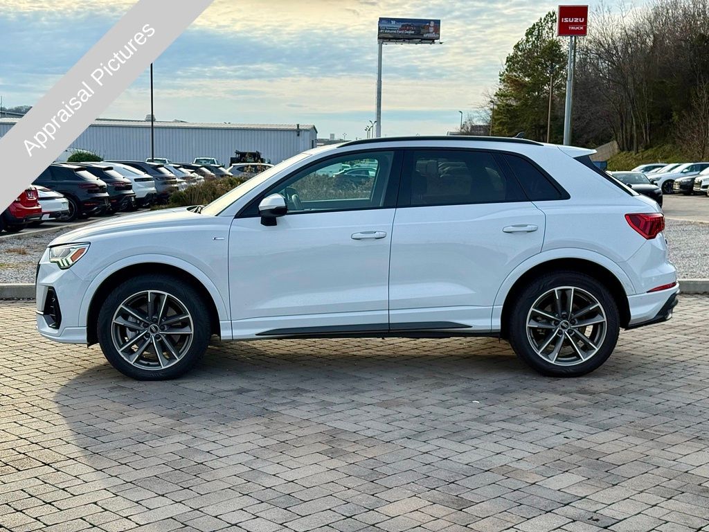2021 Audi Q3 S line Premium Plus photo 4