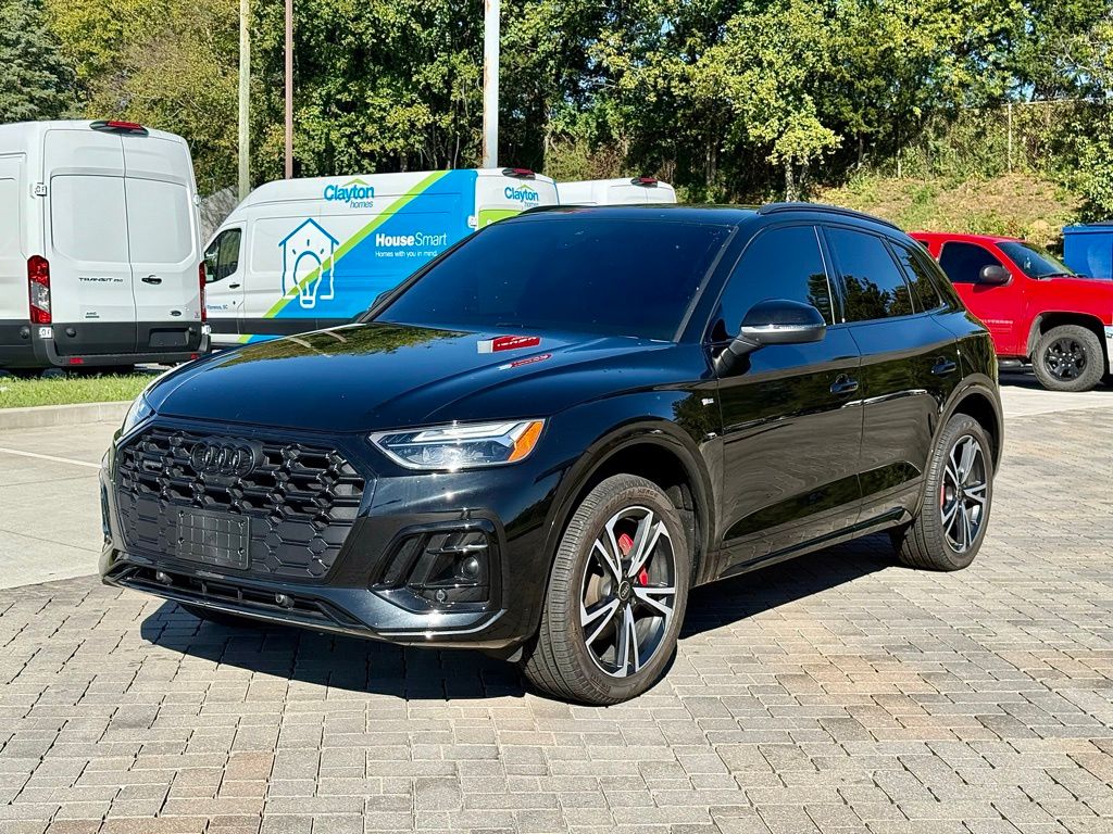 2025 Audi Q5 45 S line Premium Plus photo 2