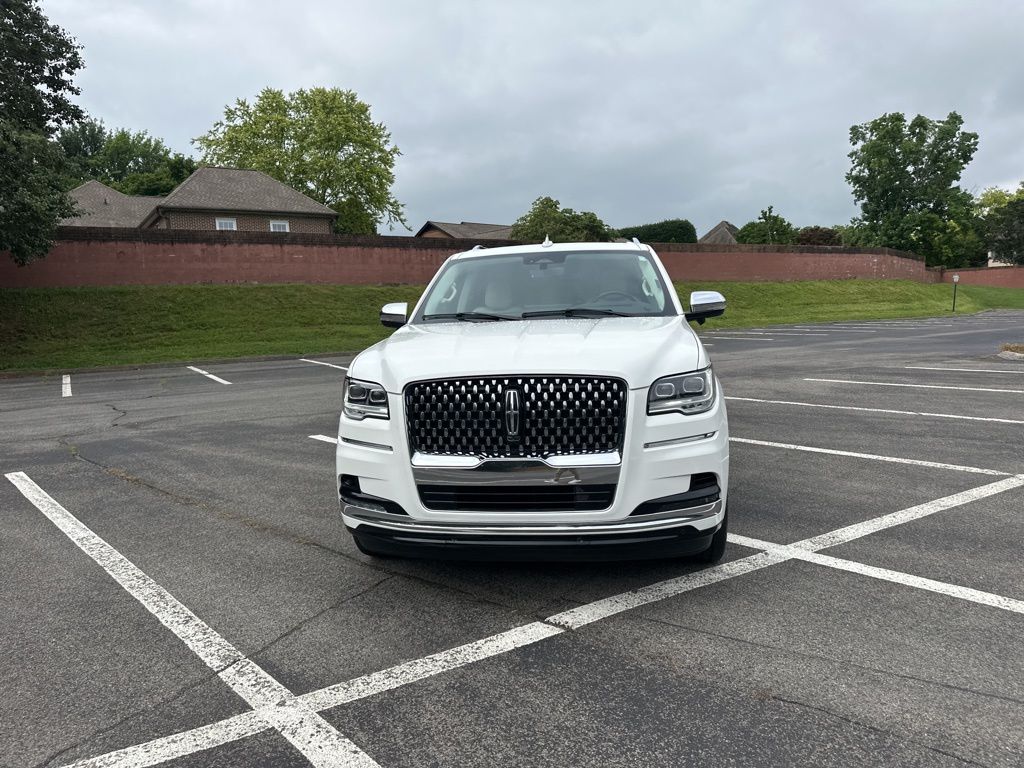 Used 2022 Lincoln Navigator Black Label with VIN 5LMJJ2TT4NEL17365 for sale in Knoxville, TN