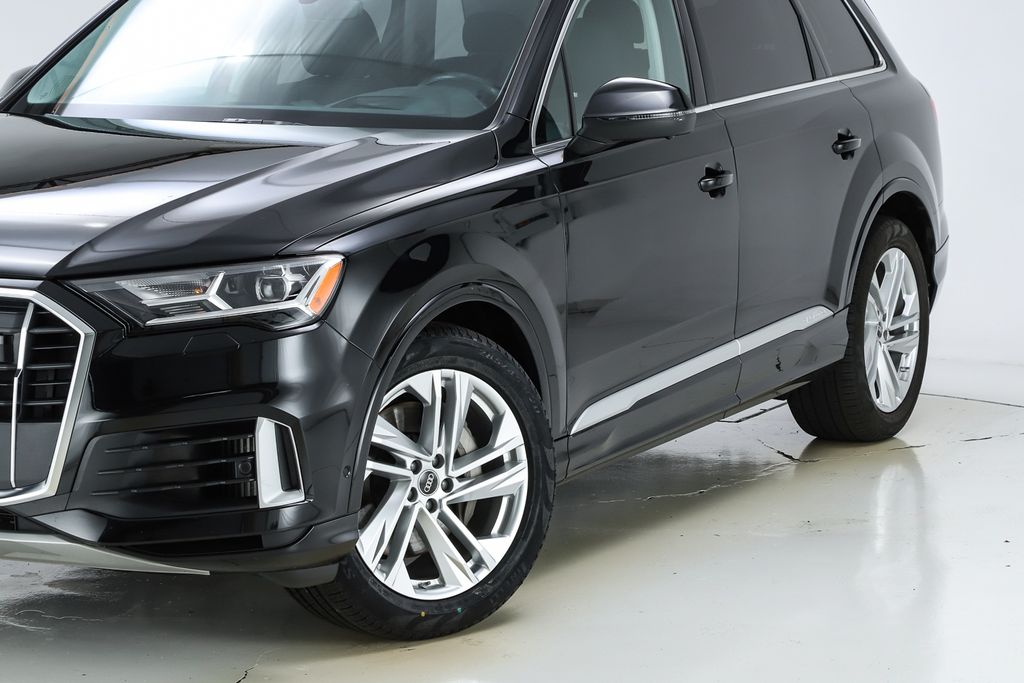 2023 Audi Q7 55 Prestige photo 3