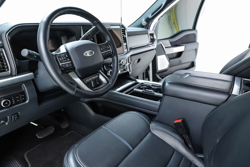 Used 2025 Ford F-350SD Platinum Truck