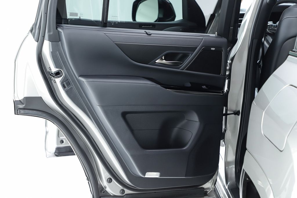 2025 Lexus LX Luxury - Photo 22