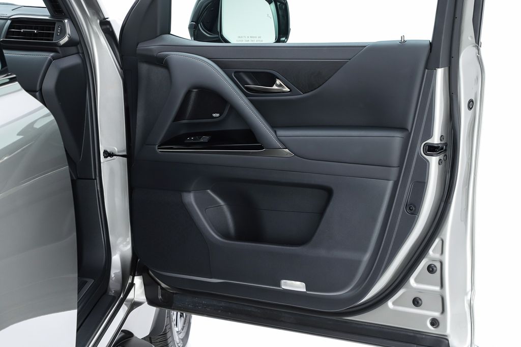 2025 Lexus LX Luxury - Photo 38