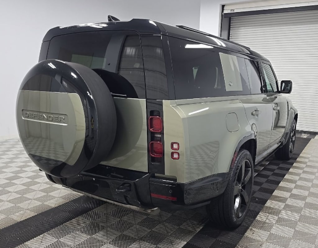 Used 2024 Land Rover Defender 130 X-Dynamic SE SUV