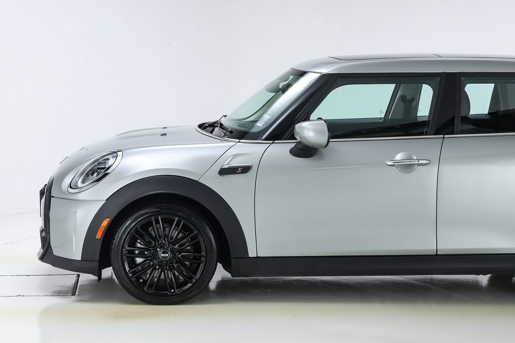 2024 Mini Cooper 4 Door Hardtop S photo 3