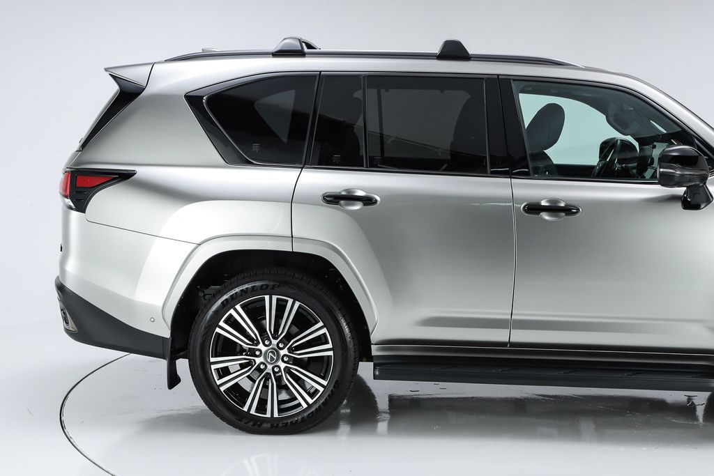 2025 Lexus LX Luxury - Photo 16