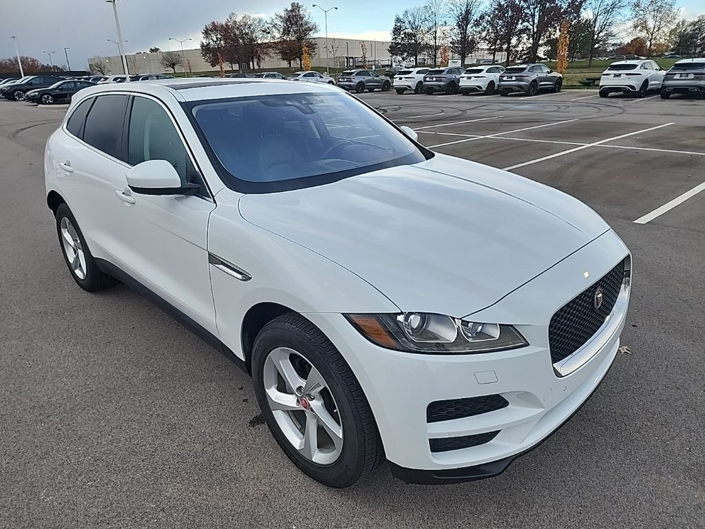 2020 Jaguar F-PACE Premium photo 2