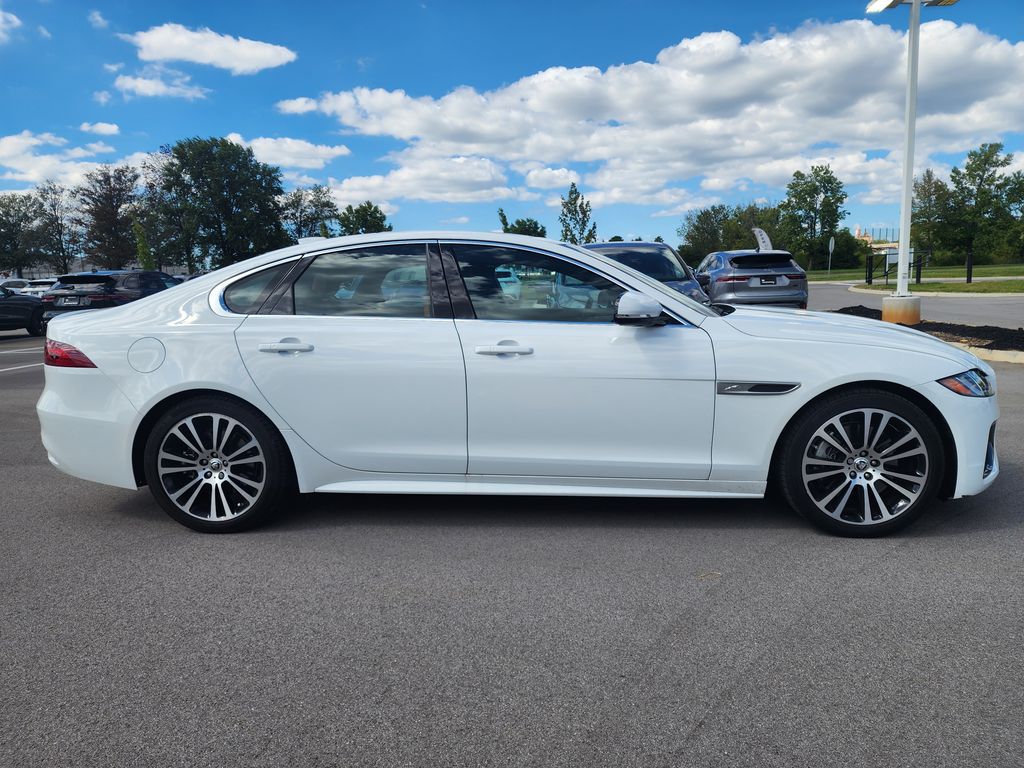 2024 Jaguar XF P300 R-Dynamic SE photo 3