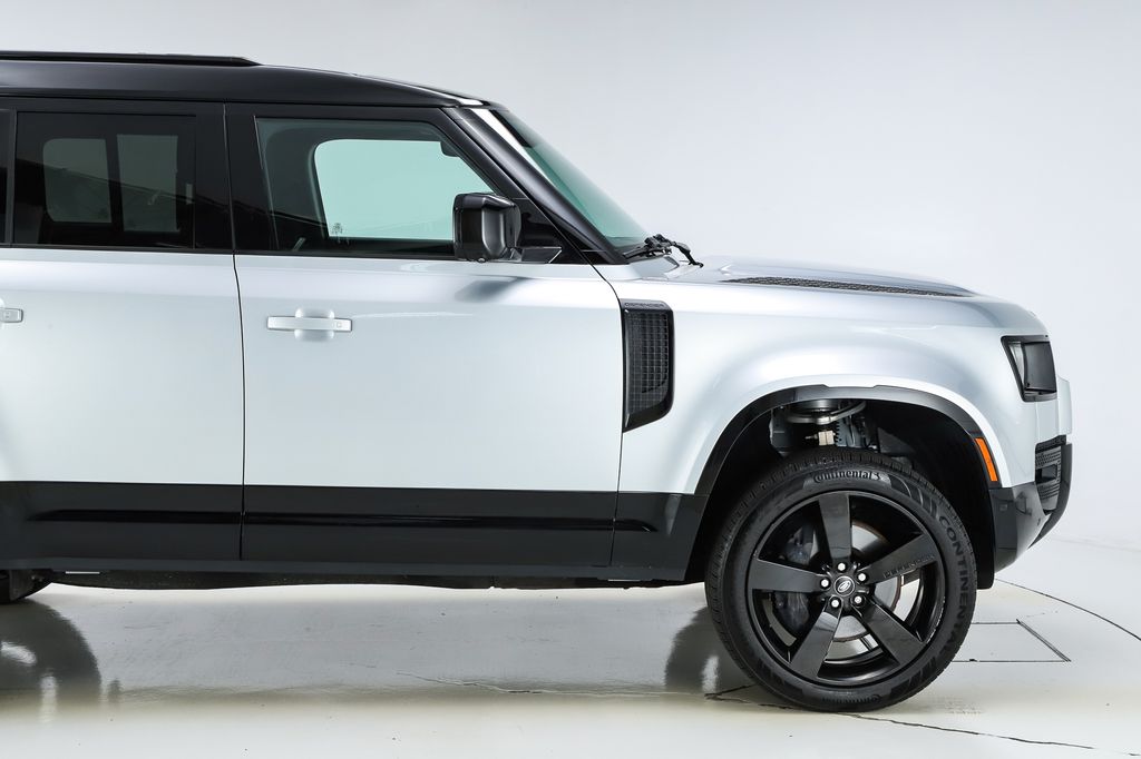 2023 Land Rover Defender X-Dynamic SE - Photo 17