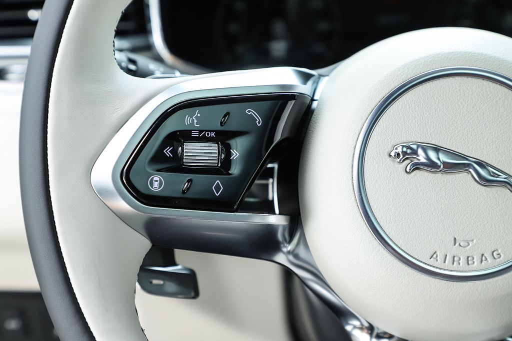 2026 Jaguar F-Pace R-Dynamic S - Photo 22