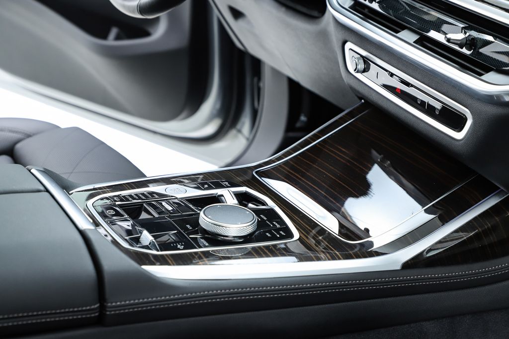 2024 BMW X7 40i - Photo 39