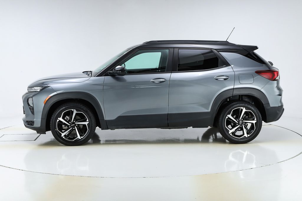2021 Chevrolet Trailblazer RS photo 2