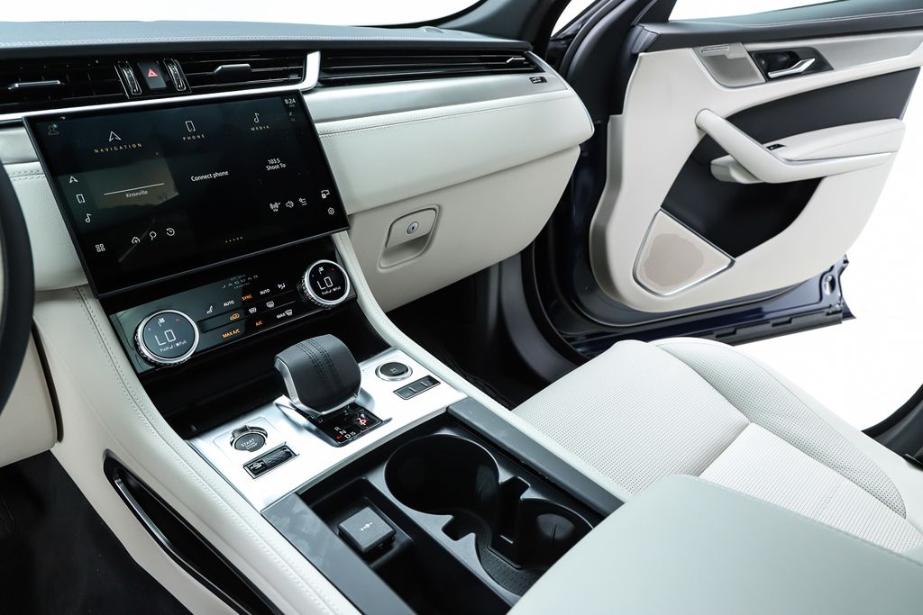 2026 Jaguar F-Pace R-Dynamic S - Photo 24