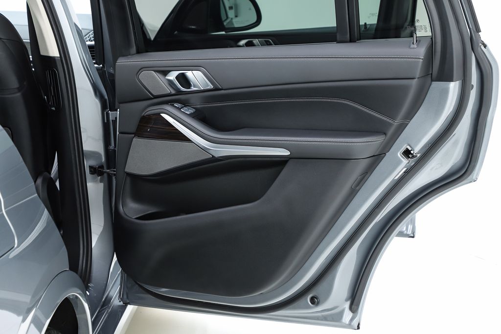 2024 BMW X7 40i - Photo 36