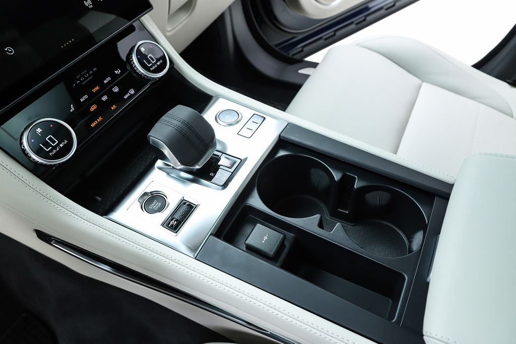 2026 Jaguar F-Pace R-Dynamic S - Photo 25