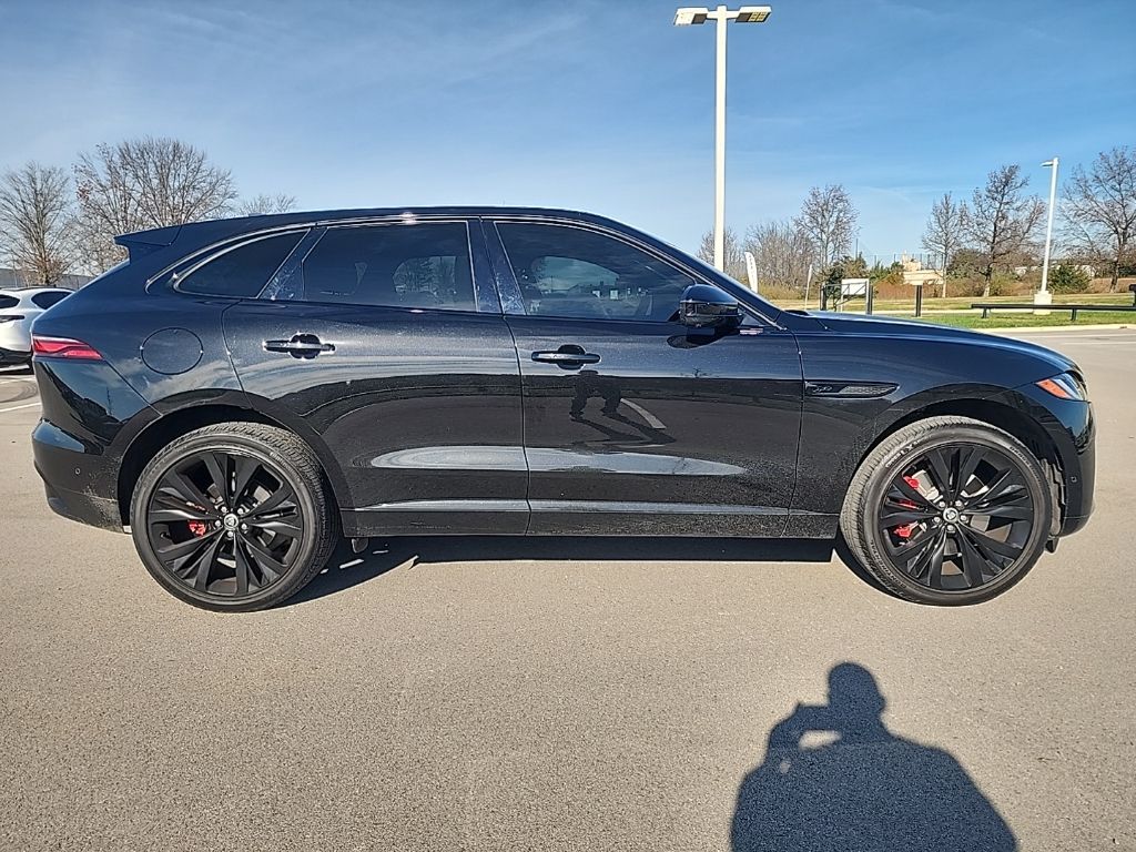 2024 Jaguar F-PACE P400 R-Dynamic S photo 3