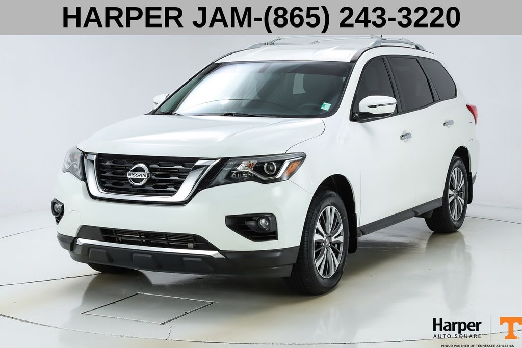 2017 Nissan Pathfinder SV