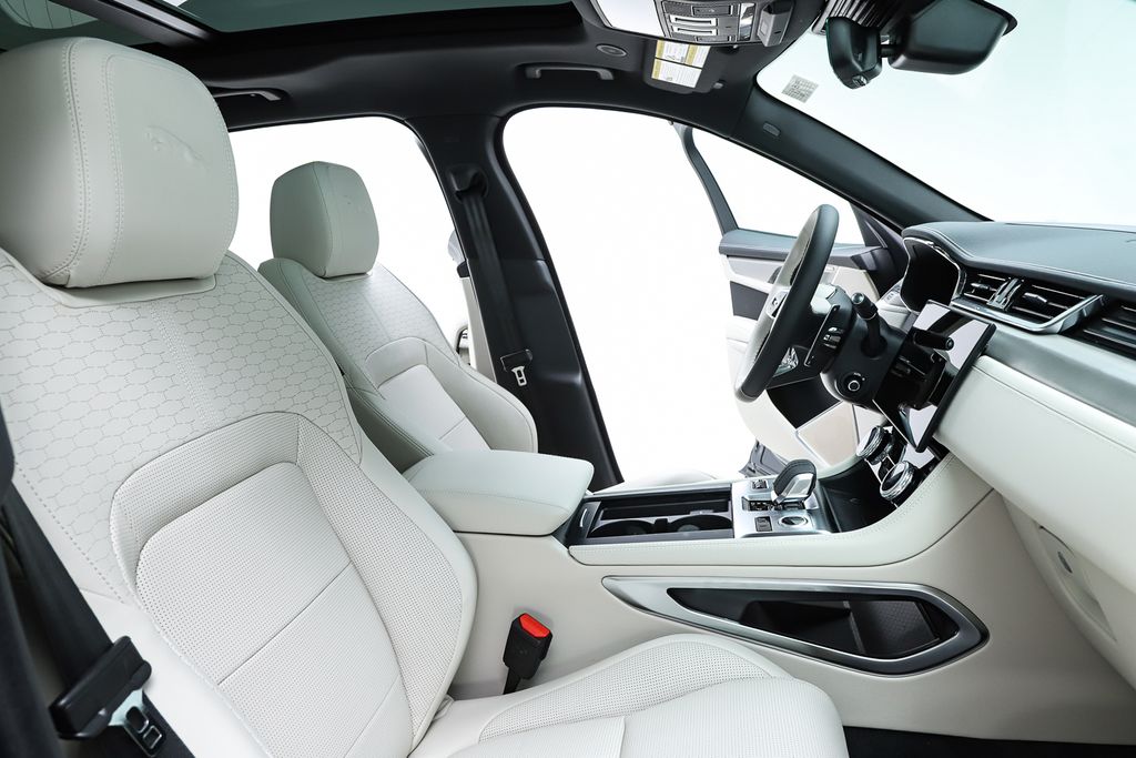 2026 Jaguar F-Pace R-Dynamic S - Photo 37