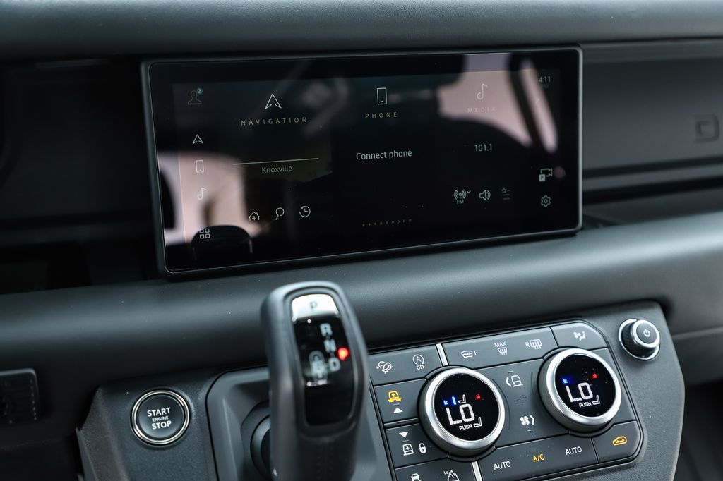 2023 Land Rover Defender X-Dynamic SE - Photo 30