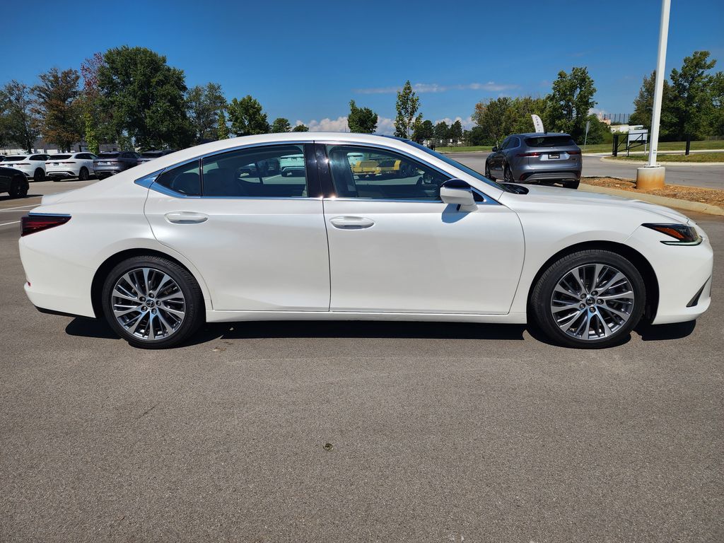 2019 Lexus ES 350 Luxury photo 2