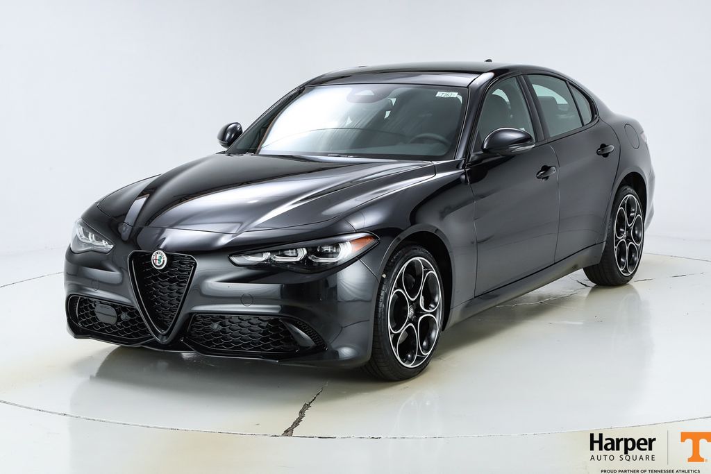 2025 Alfa Romeo Giulia Base's photo
