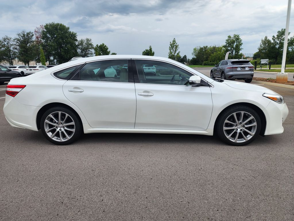 2015 Toyota Avalon XLE Touring photo 3