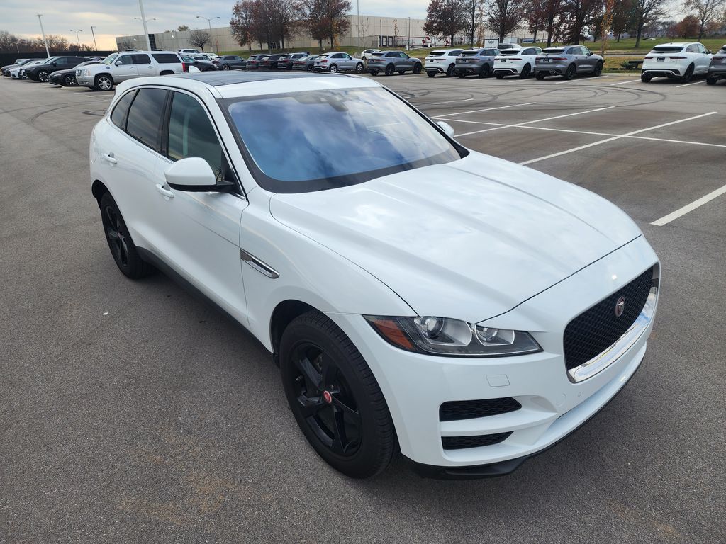 2019 Jaguar F-PACE Premium photo 2