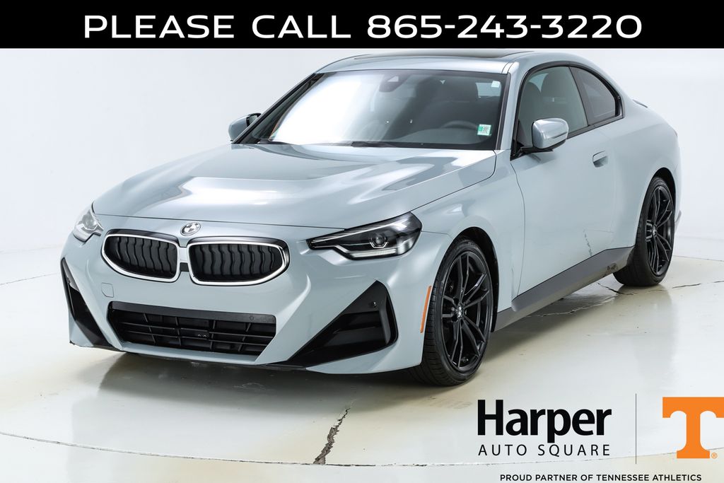 2022 BMW 2 Series 230i's photo