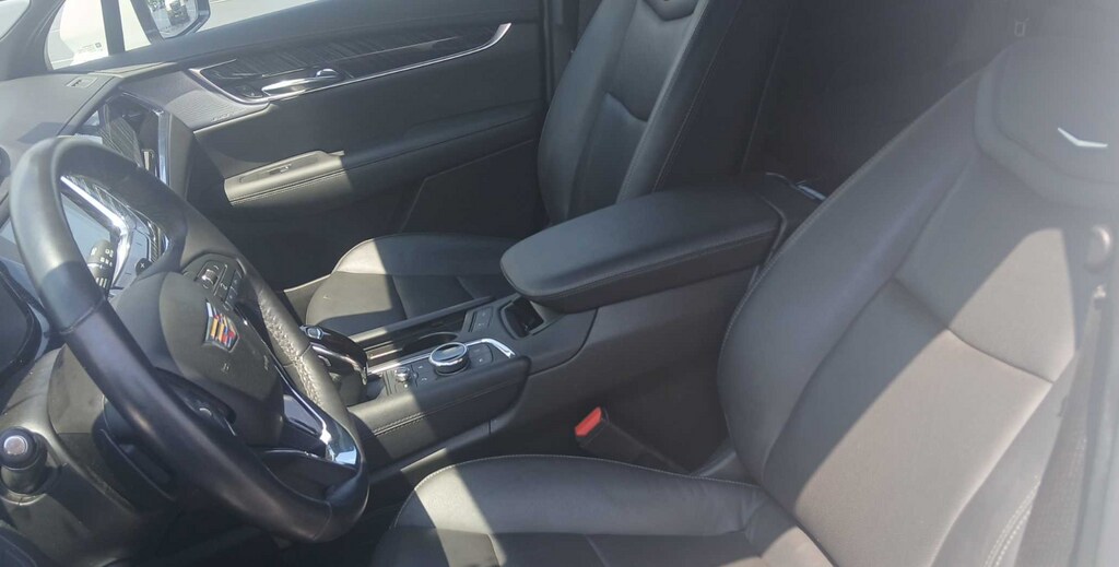 2024 Cadillac XT6 Premium Luxury photo 3