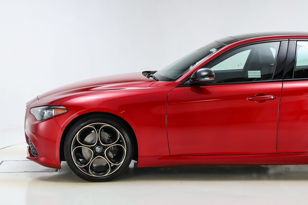 New 2025 Alfa Romeo Giulia Intensa Sedan
