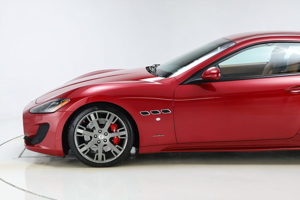 2016 Maserati Granturismo Sport photo 3