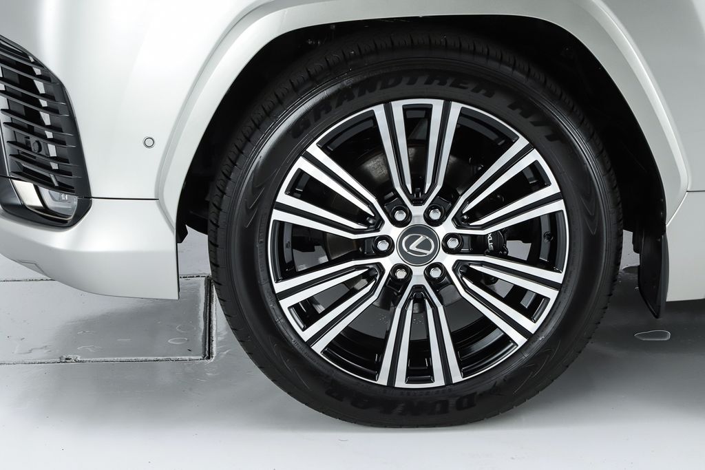 2025 Lexus LX Luxury - Photo 8