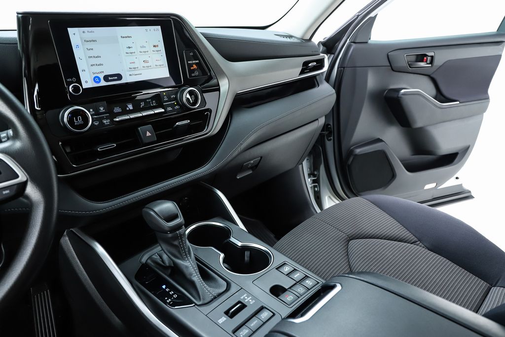 2023 Toyota Highlander L - Photo 28