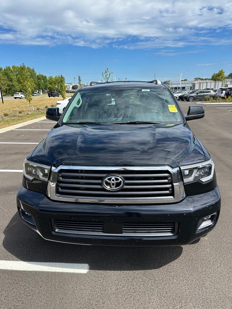 Used 2018 Toyota Sequoia SR5 with VIN 5TDBY5G16JS156409 for sale in Knoxville, TN