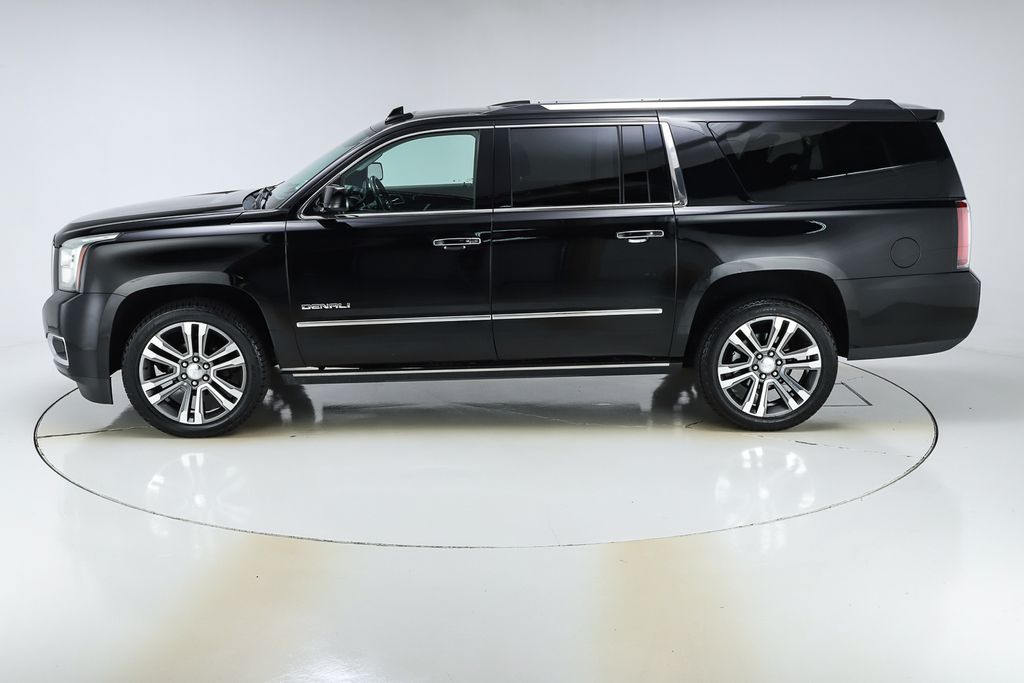 2020 Gmc Yukon XL Denali photo 2