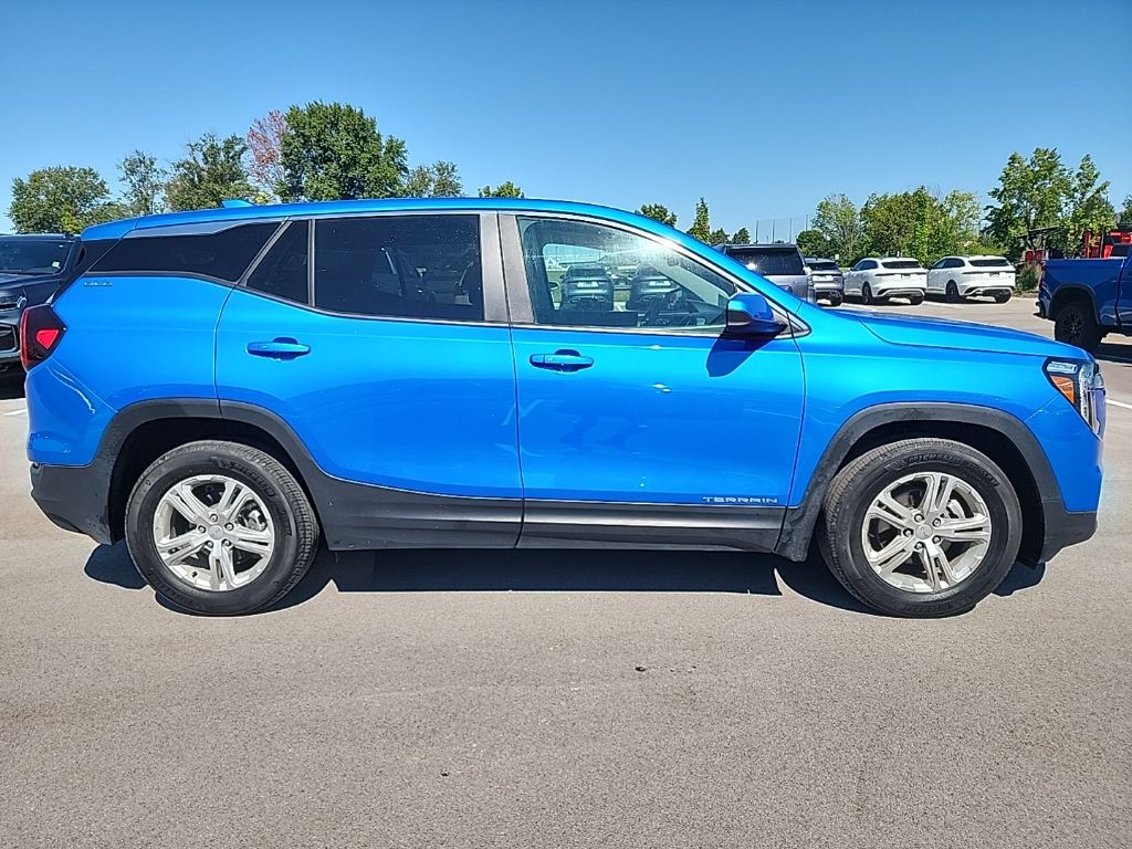 2024 Gmc Terrain SLE photo 2