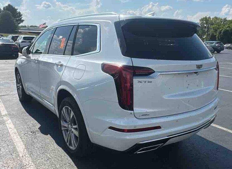 2024 Cadillac XT6 Premium Luxury photo 2