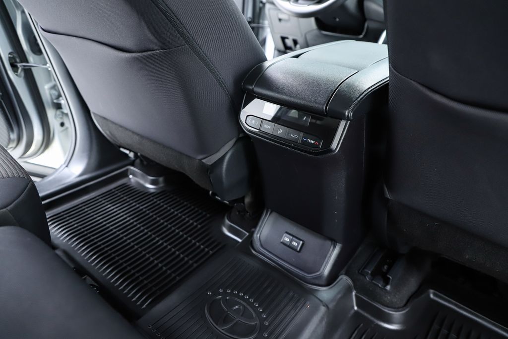 2023 Toyota Highlander L - Photo 42