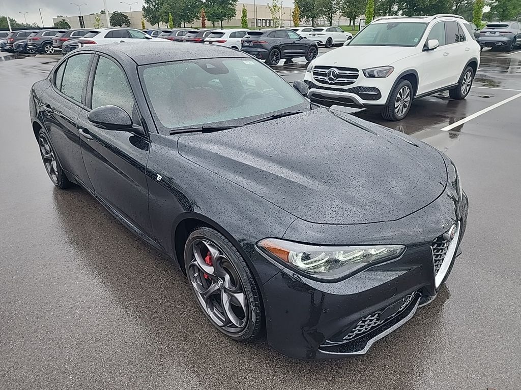 2024 Alfa Romeo Giulia Ti photo 2