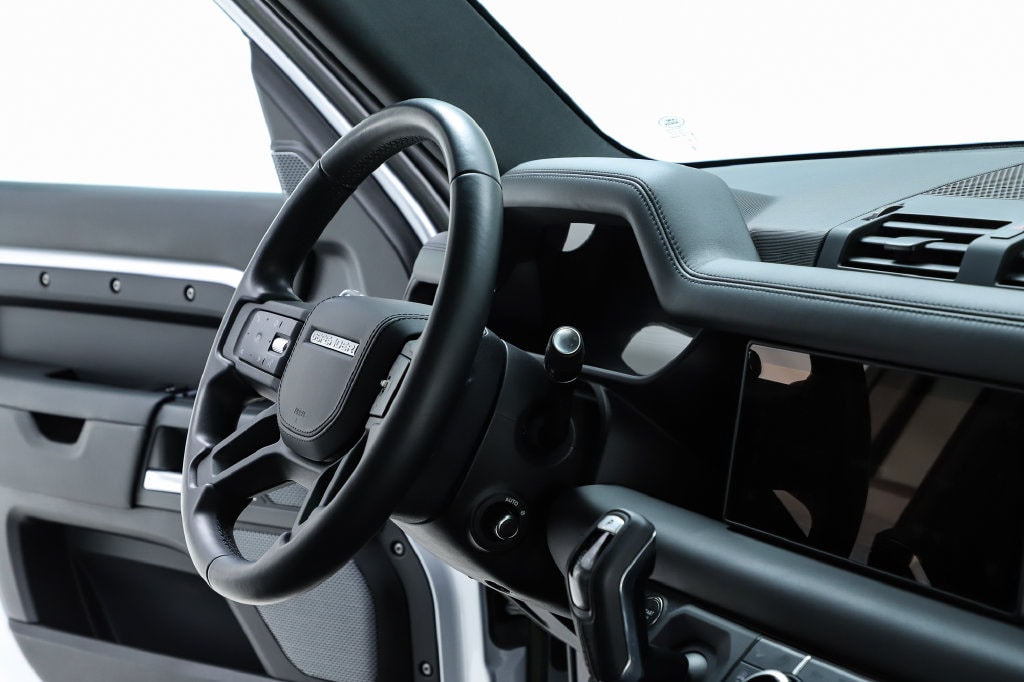 2023 Land Rover Defender X-Dynamic SE - Photo 37