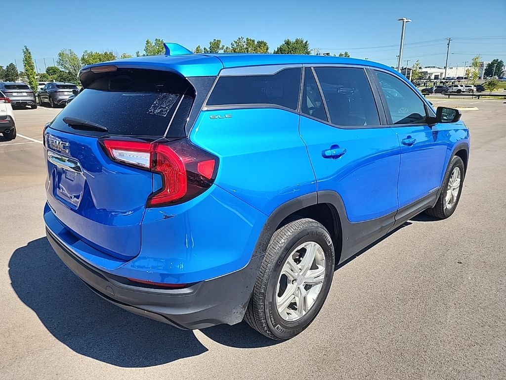 2024 Gmc Terrain SLE photo 3
