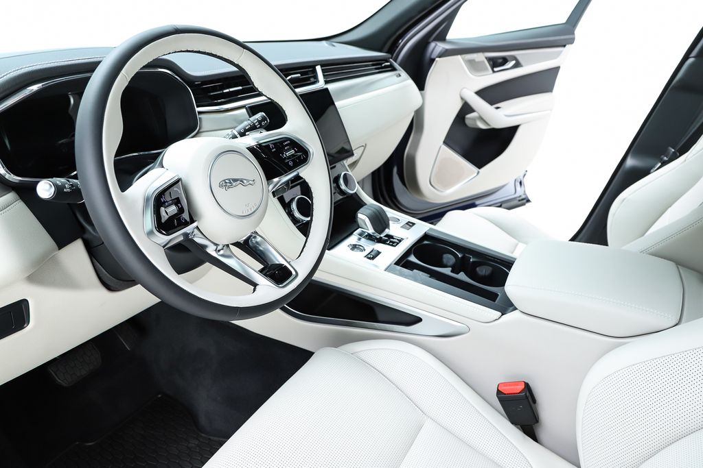 2026 Jaguar F-Pace R-Dynamic S - Photo 20