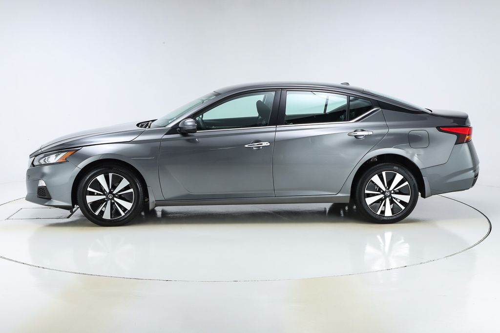 2022 Nissan Altima 2.5 SV photo 2