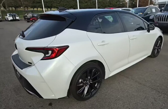 2023 Toyota Corolla XSE photo 2