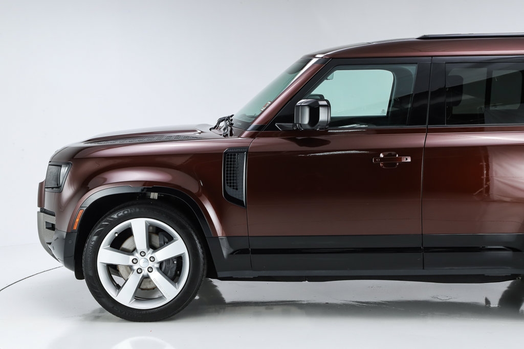 Used 2025 Land Rover Defender 130 X-Dynamic SE SUV