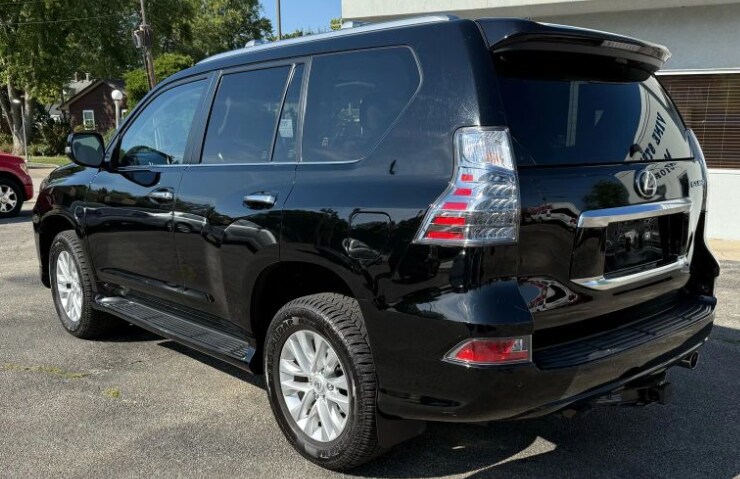 2022 Lexus GX 460 photo 2