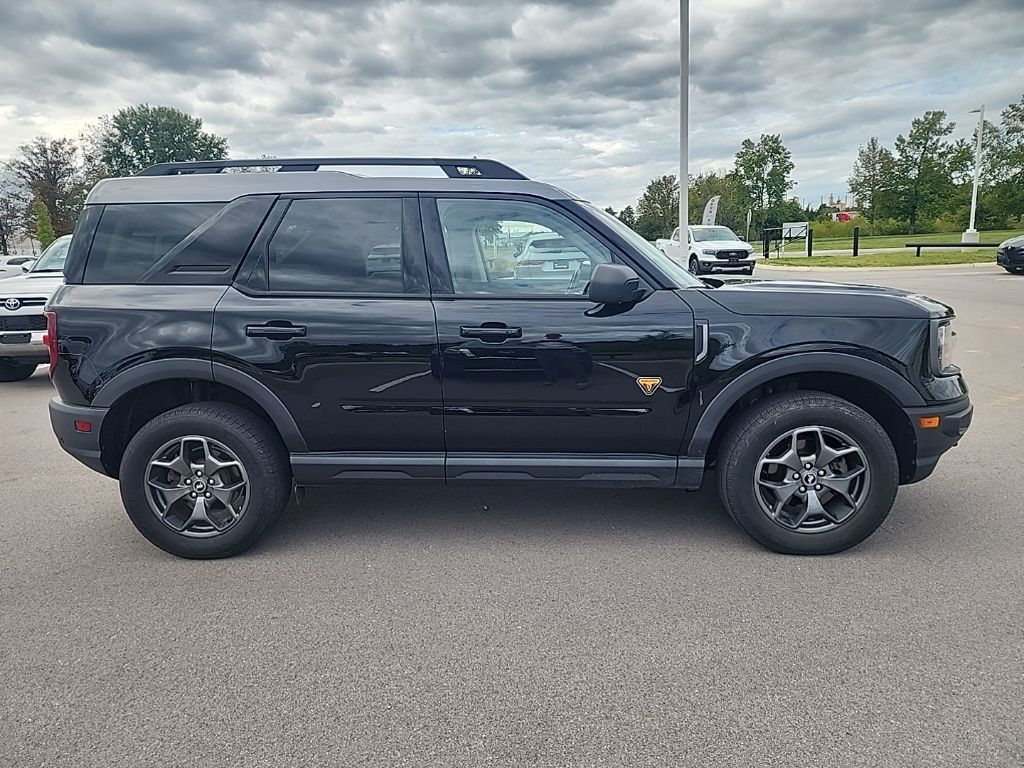 2021 Ford Bronco Sport Badlands photo 2