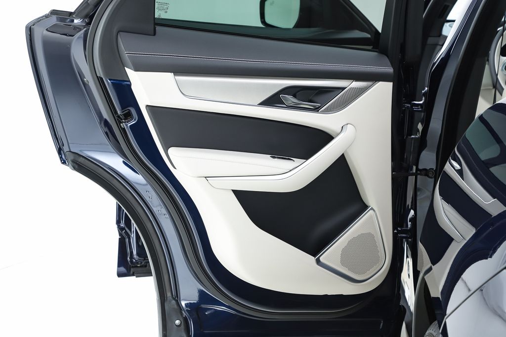 2026 Jaguar F-Pace R-Dynamic S - Photo 18